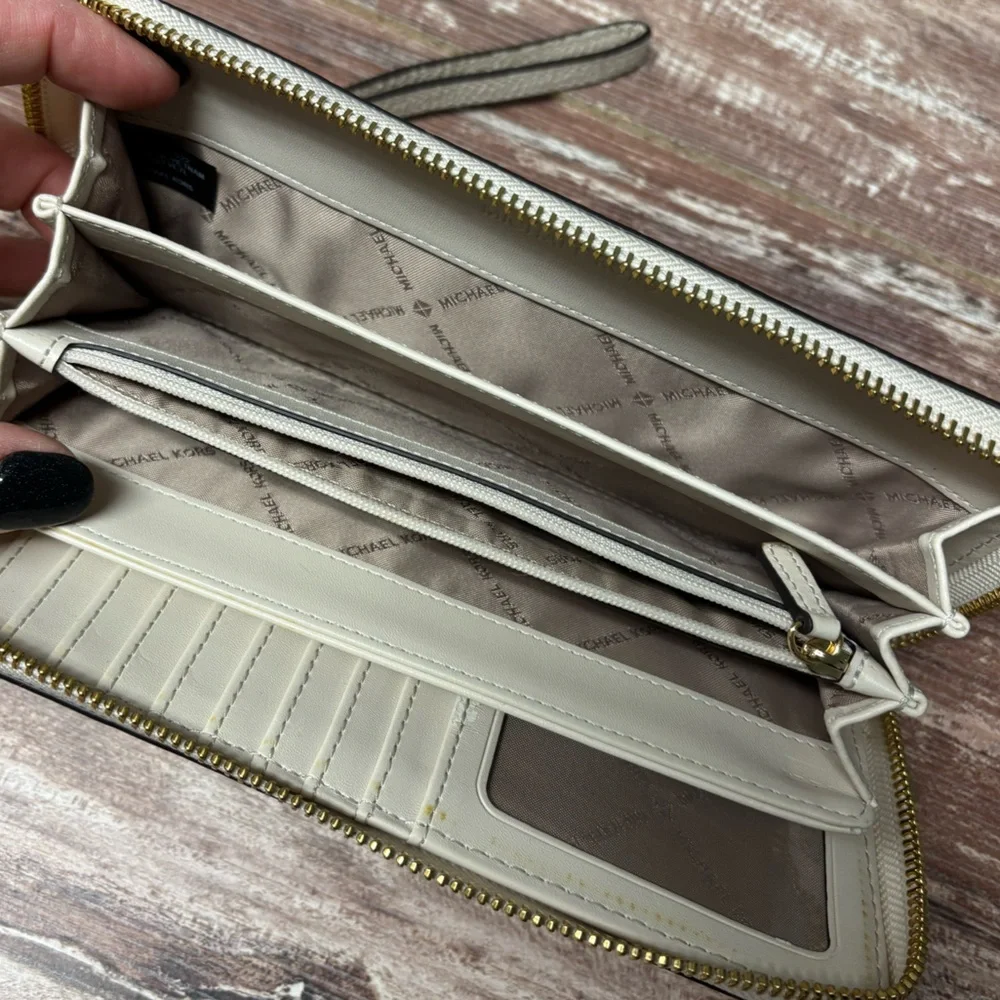 Michael Kors | VGUC Jet Set Travel Leather Continental Wristlet Wallet